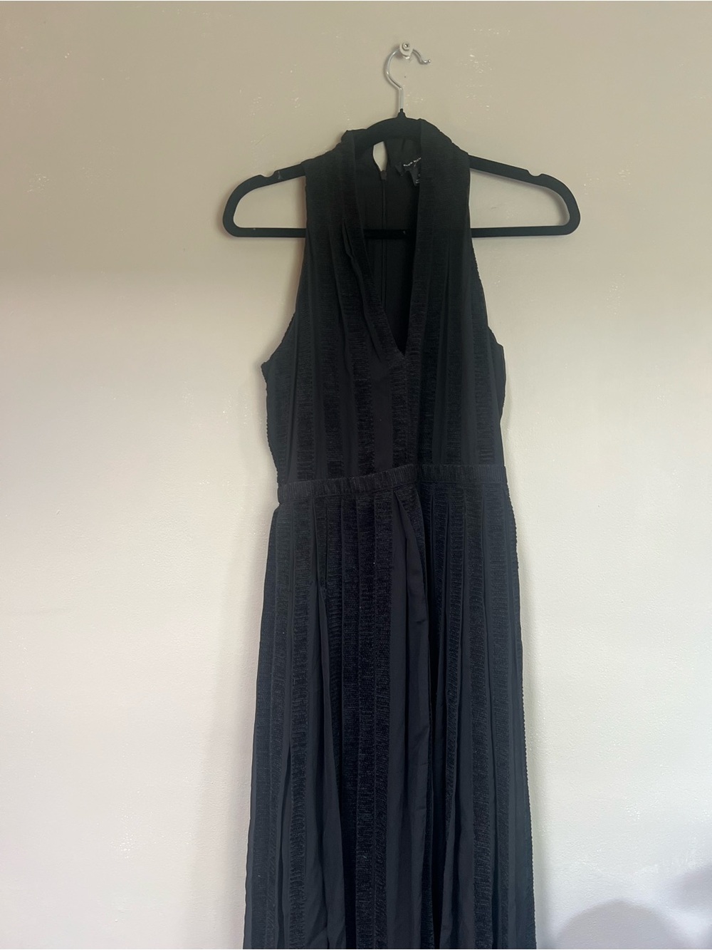 Club Monaco Black Sleeveless V-Neck Zig Zag Textured Maxi Dress 00P